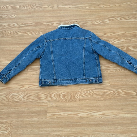 COPY - Women Levi’s fleeced lined Jean jacket - Picture 8 of 14